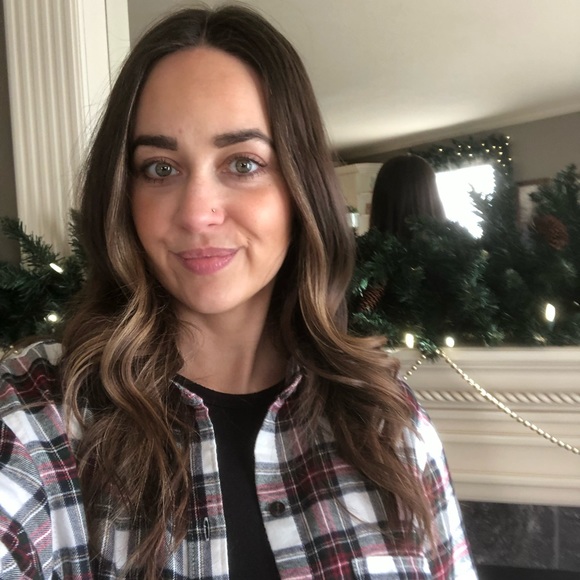 WELCOME TO MY CLOSET! 👋🏼 - Picture 5 of 5